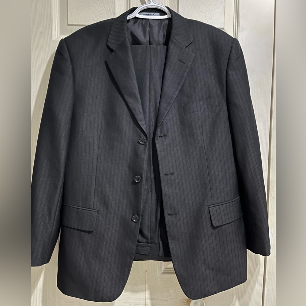 Bermuda Black Classic Men’s suits in Size Large
